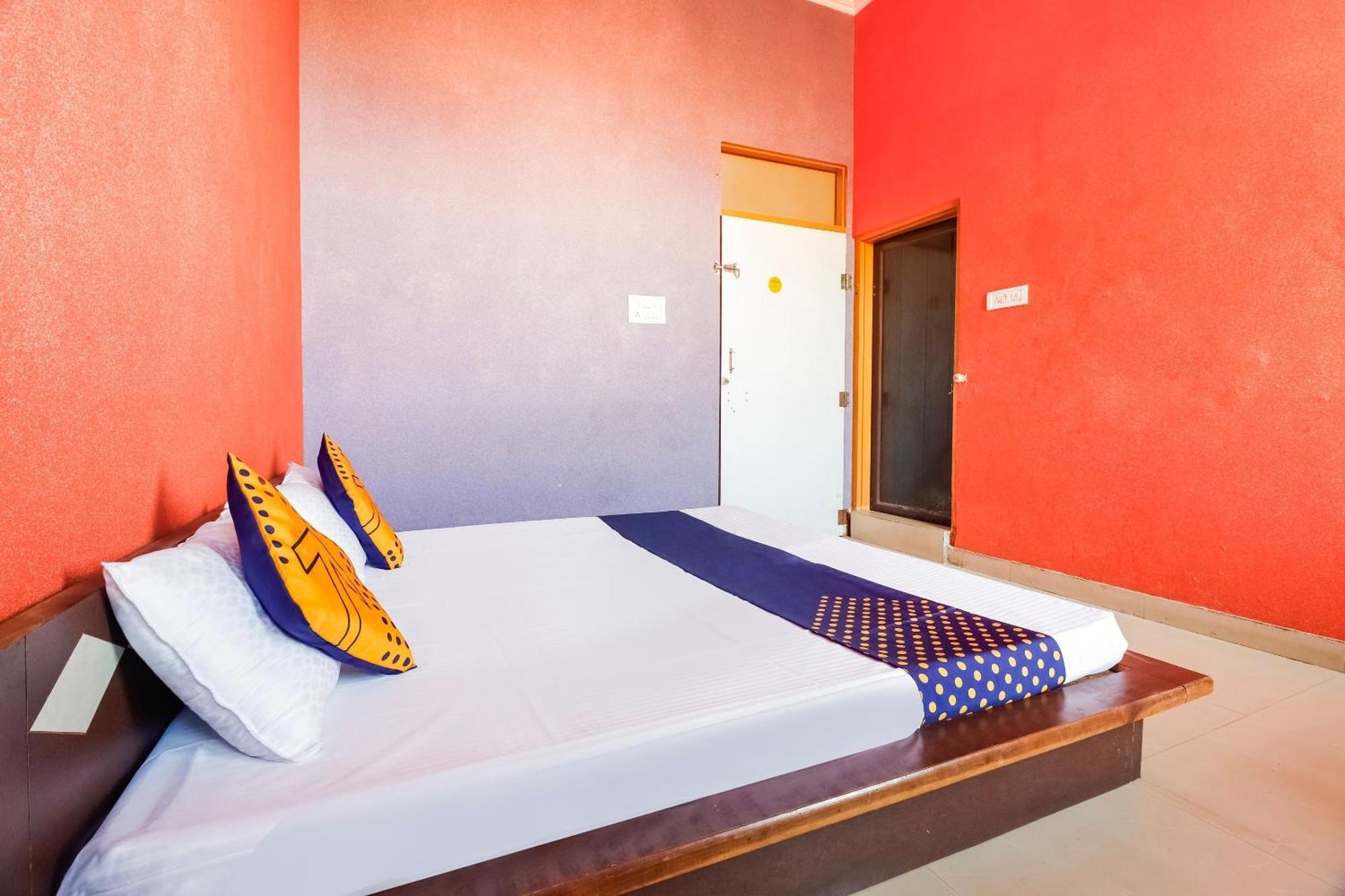 Spot On 68319 Hotel Nakhralo Rajasthan Resort Джапур Экстерьер фото