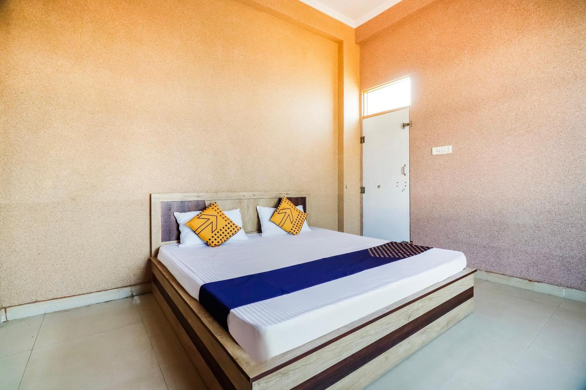 Spot On 68319 Hotel Nakhralo Rajasthan Resort Джапур Экстерьер фото